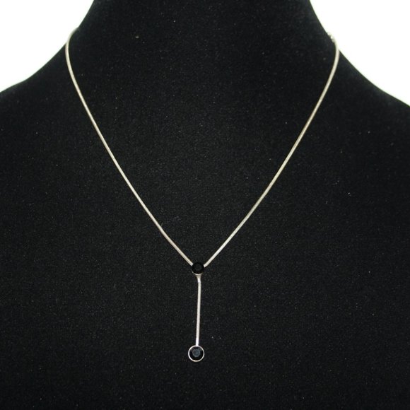 Beautiful silver and black drop necklace 15-18"